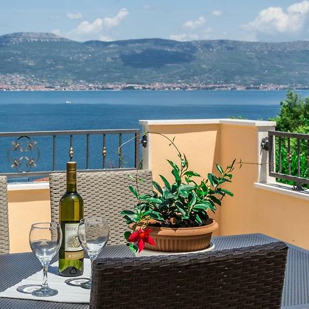 Apartment Leut With Spacious Terrace And Sea View Slatine Buitenkant foto