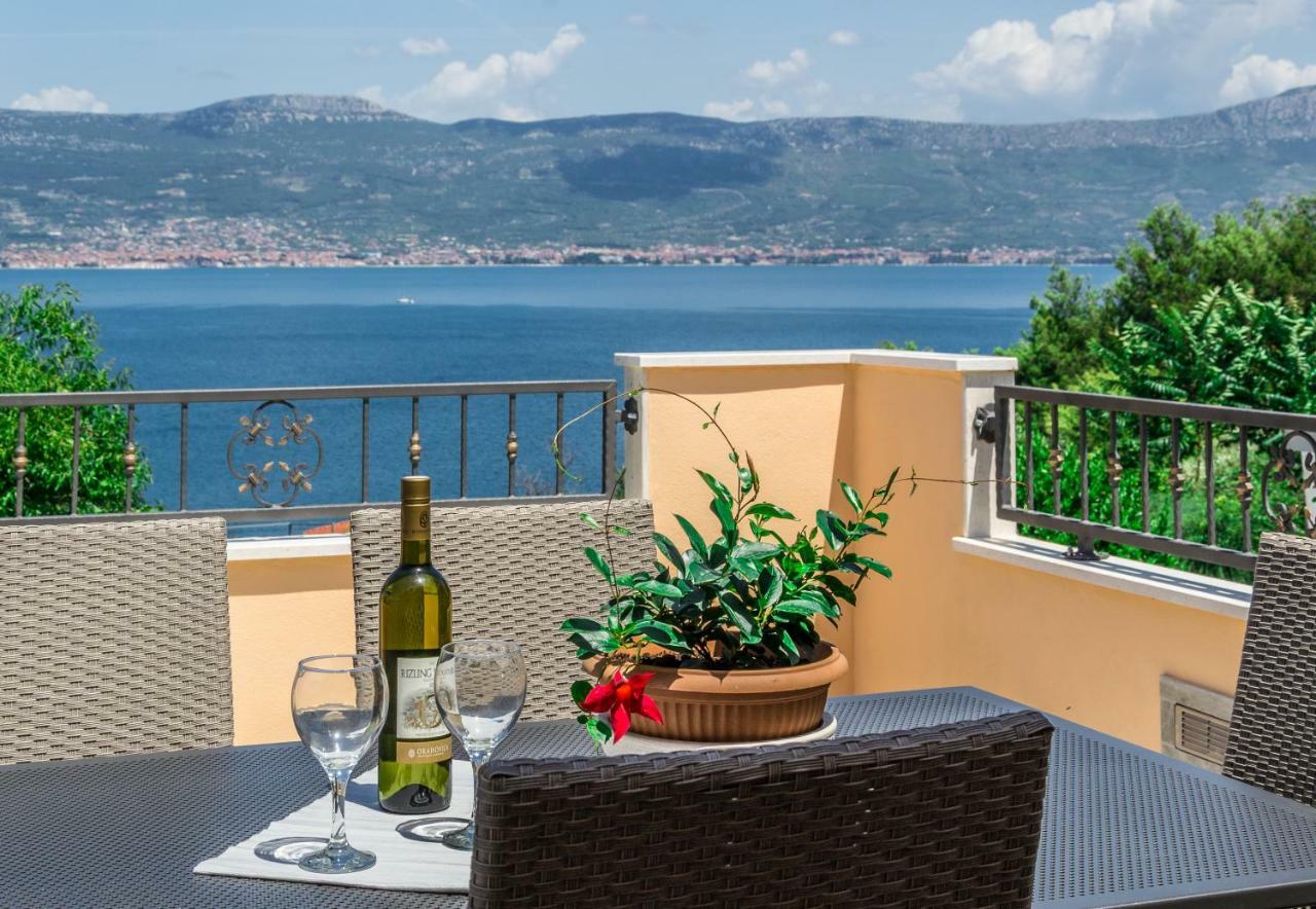 Apartment Leut With Spacious Terrace And Sea View Slatine Buitenkant foto